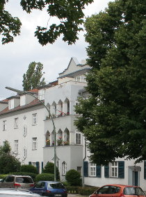 hauser-in-britz